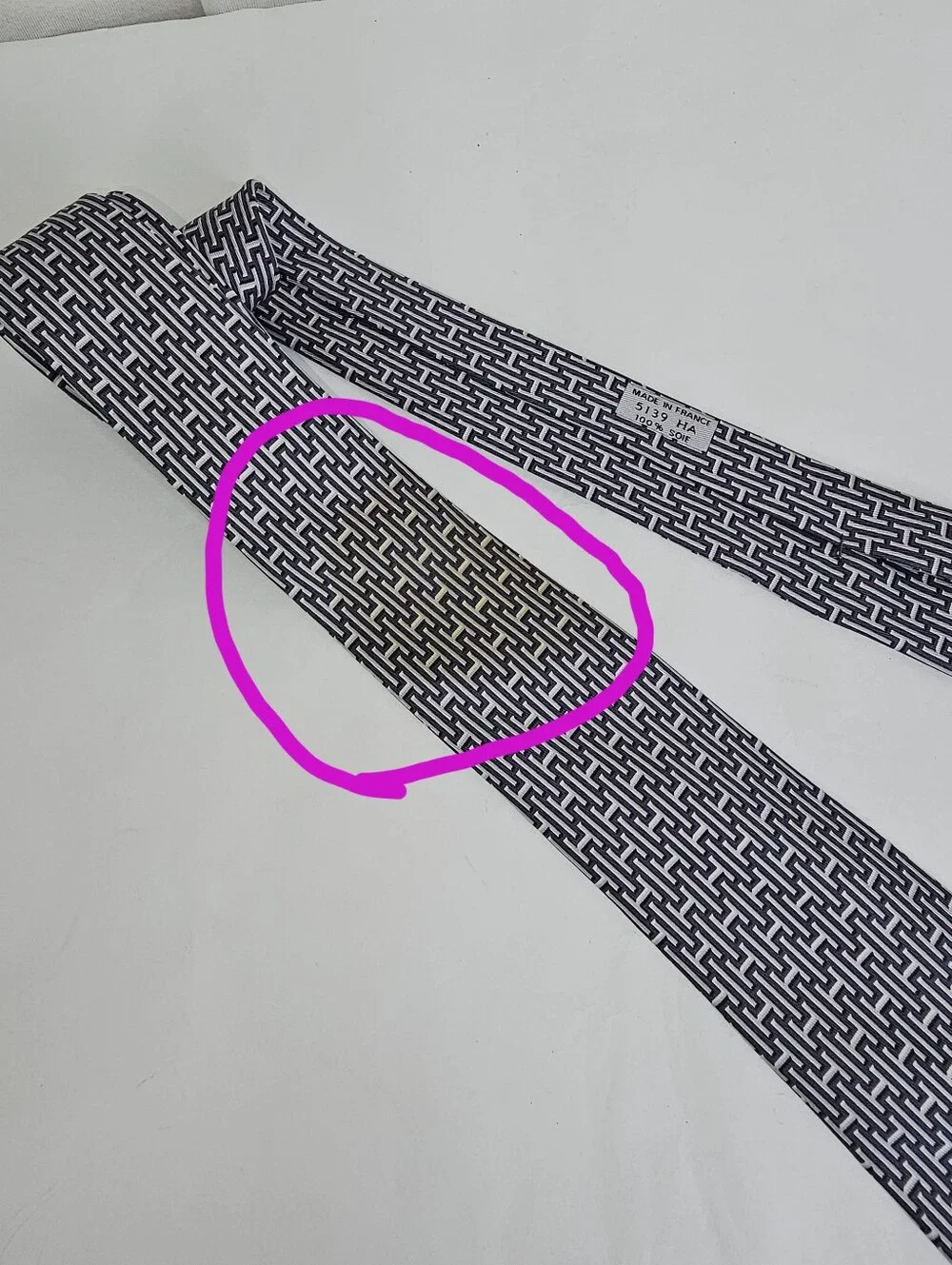 Authentic Hermes Silk Tie 5139 HA Interlocking H Pattern Grey Navy Luxury